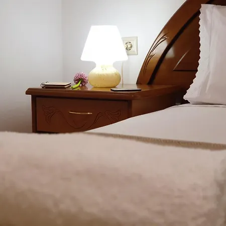 アパート Theyellow House Fully Equipped 2br Andipáta